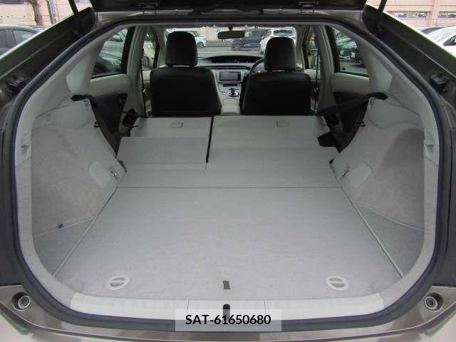 Toyota PRIUS 2015-09 209624-19