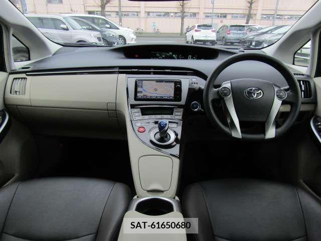 Toyota PRIUS 2015-09 209624-16