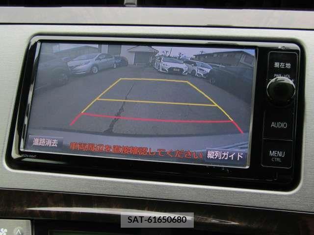 Toyota PRIUS 2015-09 209624-11