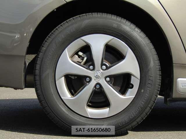 Toyota PRIUS 2015-09 209624-9