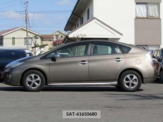 Toyota PRIUS 2015-09 209624-4