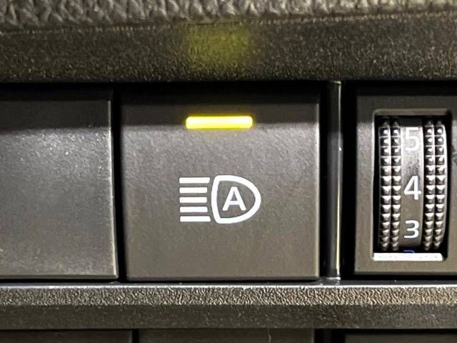 Toyota NOAH 2023-06 26595-7