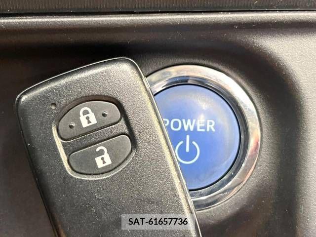 Toyota AQUA 2013-08 254781-7