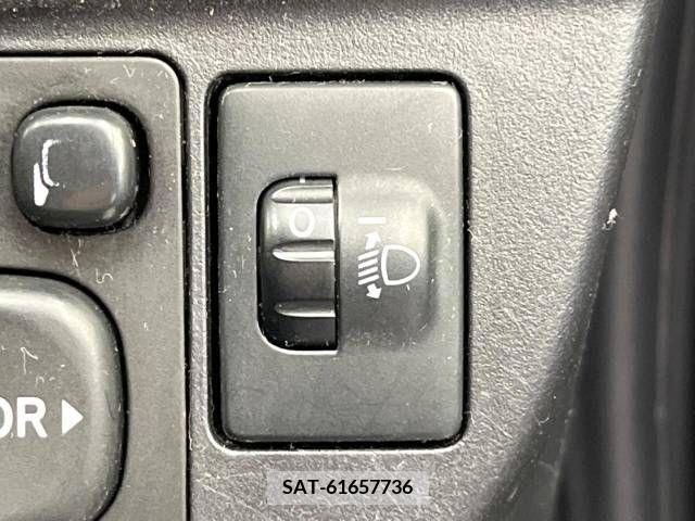 Toyota AQUA 2013-08 254781-5