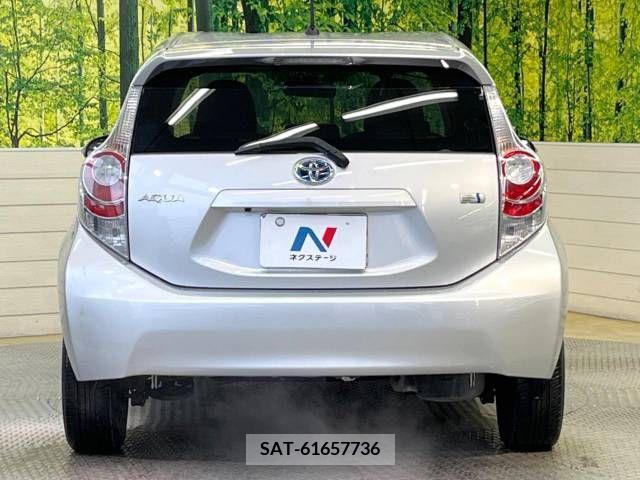 Toyota AQUA 2013-08 254781-15