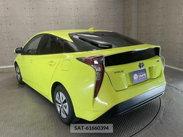 Toyota PRIUS 2016-07 366516-2