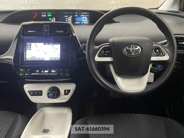 Toyota PRIUS 2016-07 366516-1