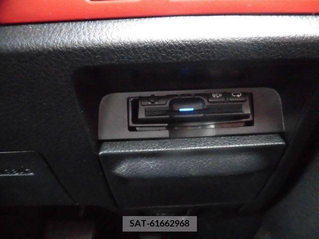 Toyota VOXY 2017-11 233872-8