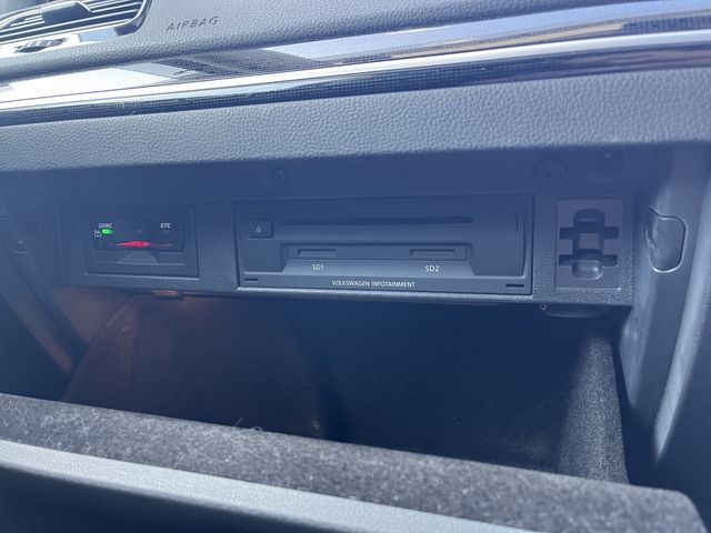 VolksWagen GOLF 2017-10 20706-12