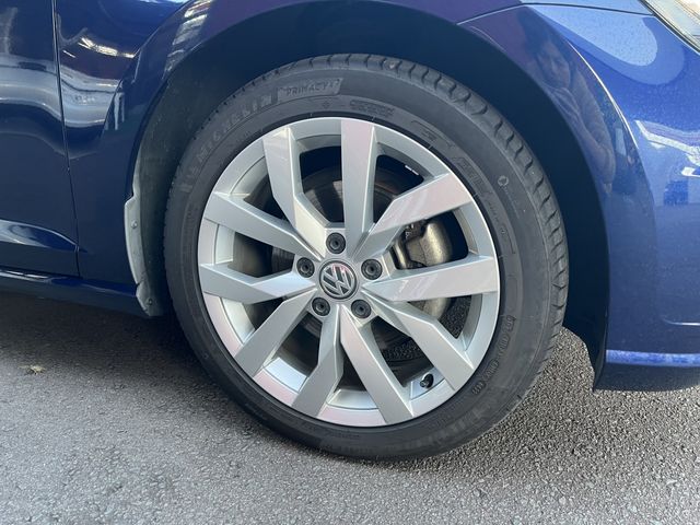 VolksWagen GOLF 2017-10 20706-18
