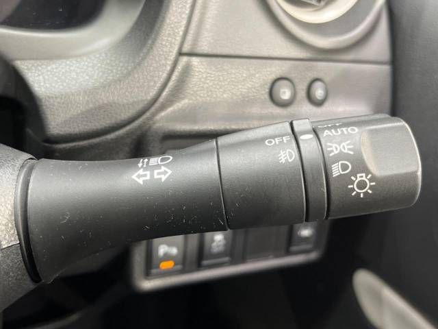 Nissan NOTE 2019-01 182277-7