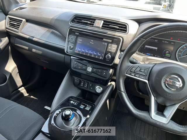 Nissan LEAF 2019-06 367060-10