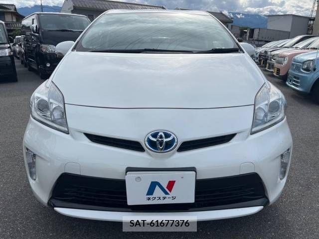 Toyota PRIUS 2014-02 282074-14