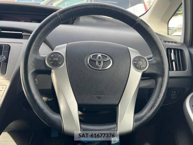 Toyota PRIUS 2014-02 282074-11