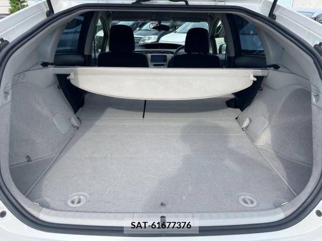 Toyota PRIUS 2014-02 282074-10