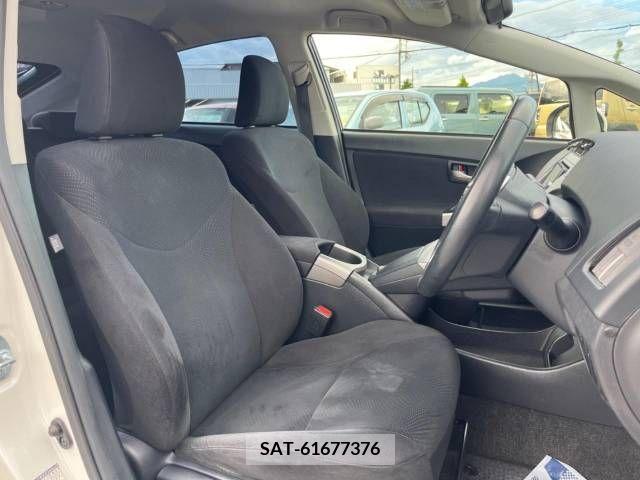 Toyota PRIUS 2014-02 282074-8