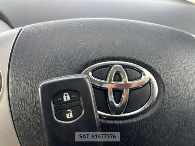 Toyota PRIUS 2014-02 282074-7