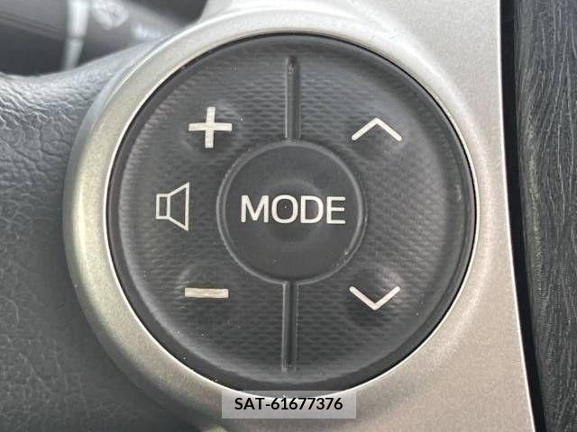 Toyota PRIUS 2014-02 282074-4