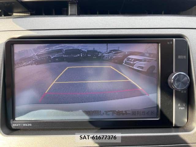 Toyota PRIUS 2014-02 282074-3