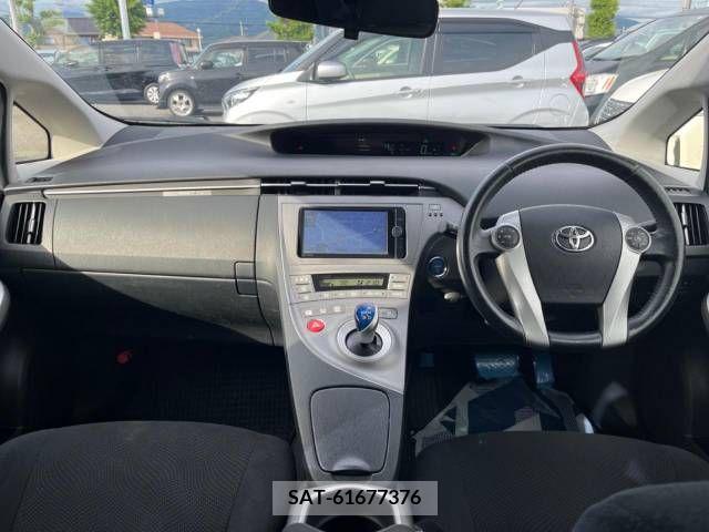 Toyota PRIUS 2014-02 282074-1