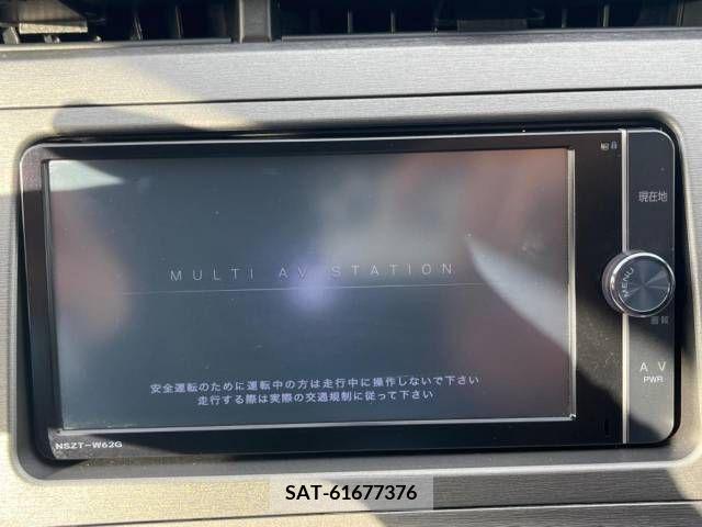 Toyota PRIUS 2014-02 282074-2