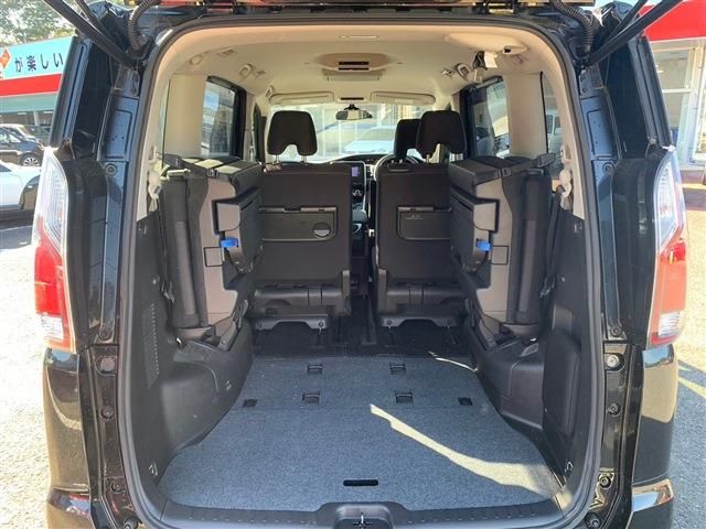 Nissan SERENA 2018-10 190686-13