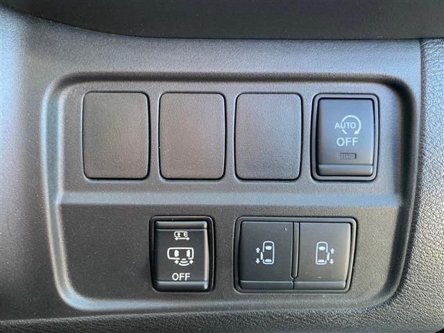 Nissan SERENA 2018-10 190686-27