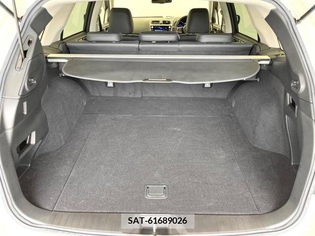 Subaru OUTBACK 2018-10 301166-11