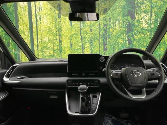 Toyota VOXY 2022-03 182653-1