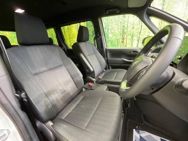 Toyota VOXY 2022-03 182653-7
