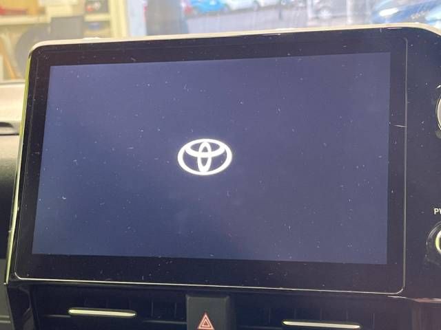Toyota VOXY 2022-03 182653-3