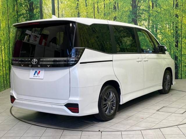 Toyota VOXY 2022-03 182653-17