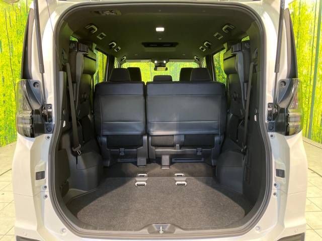 Toyota VOXY 2022-03 182653-10