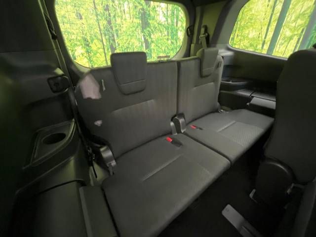 Toyota VOXY 2022-03 182653-9