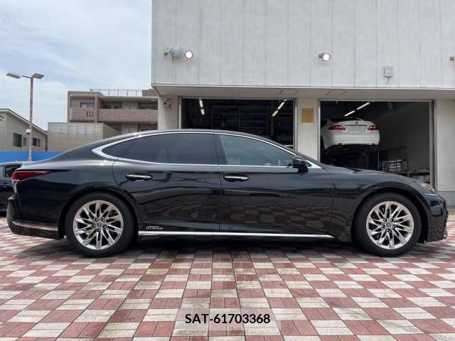 Lexus LS 2018-01 326618-17