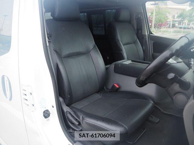 Nissan NV350 Caravan 2017-07 335341-18
