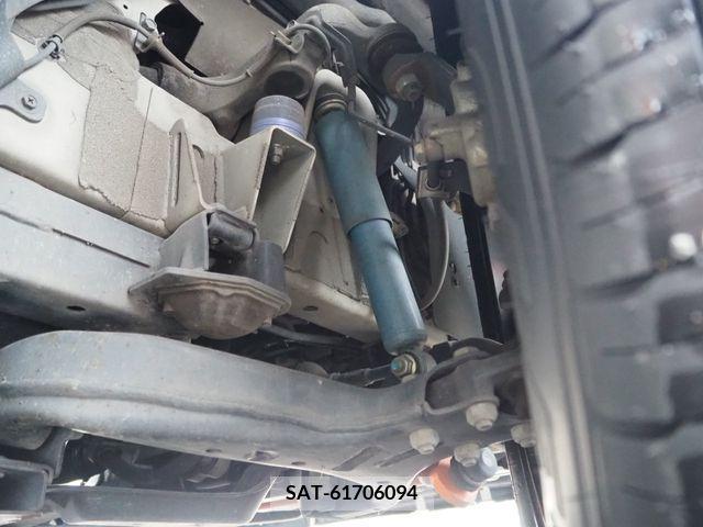 Nissan NV350 Caravan 2017-07 335341-29