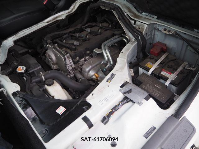 Nissan NV350 Caravan 2017-07 335341-25