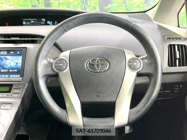Toyota PRIUS 2014-10 214086-11