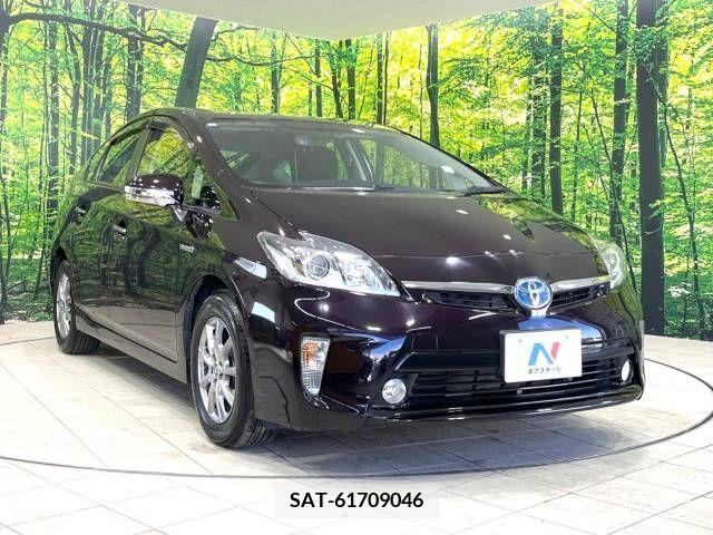 Toyota PRIUS 2014-10 214086-16