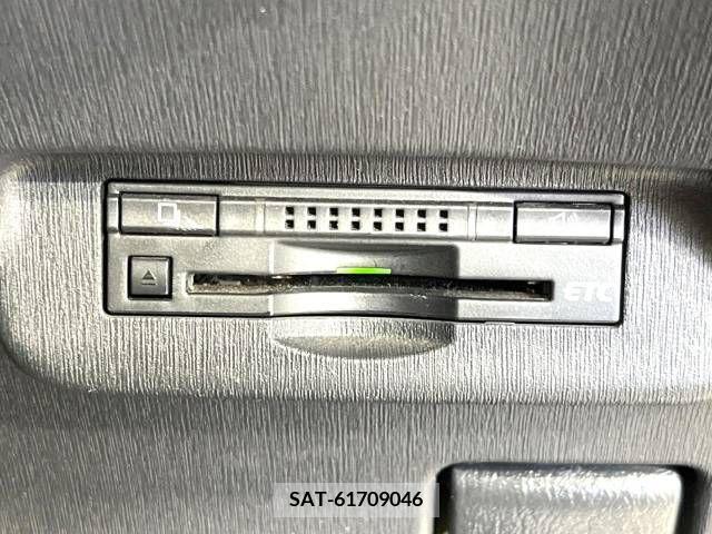 Toyota PRIUS 2014-10 214086-5