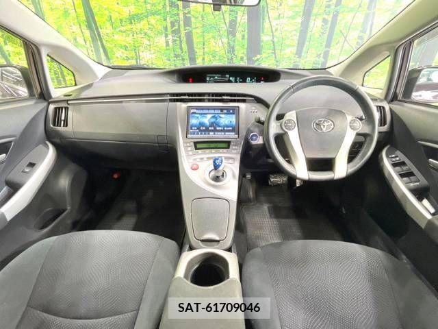 Toyota PRIUS 2014-10 214086-1
