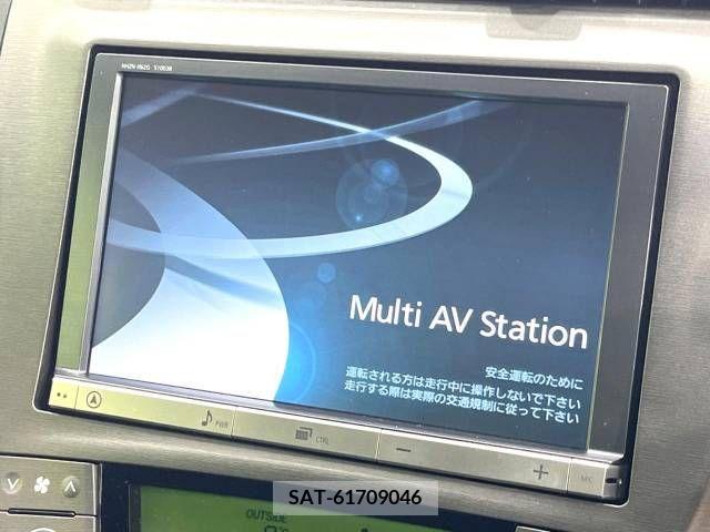 Toyota PRIUS 2014-10 214086-2