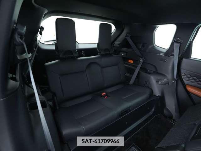 Mitsubishi OUTLANDER PHEV 2021-12 342437-8