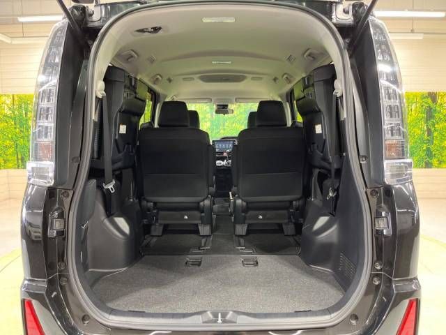 Toyota VOXY 2017-06 18121-11