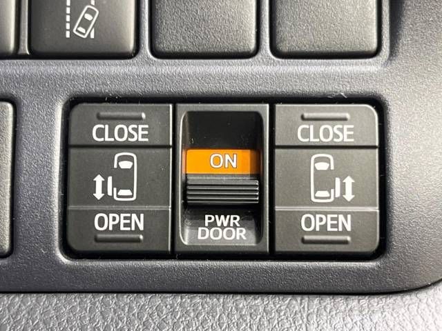 Toyota VOXY 2017-06 18121-4