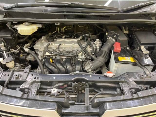 Toyota VOXY 2017-06 18121-19