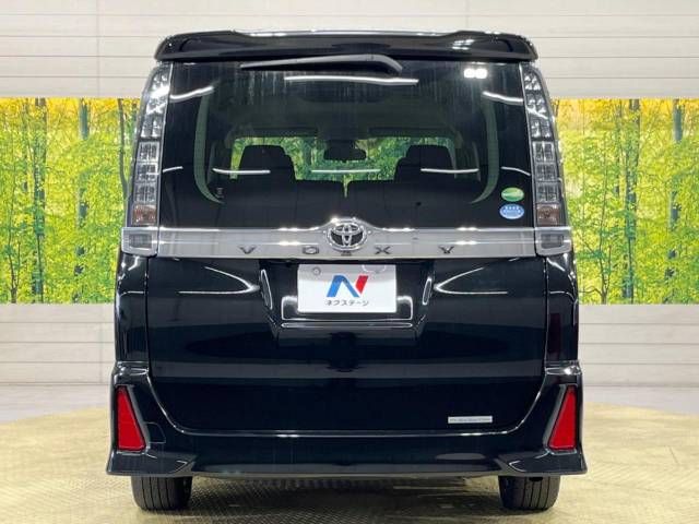 Toyota VOXY 2017-06 18121-16