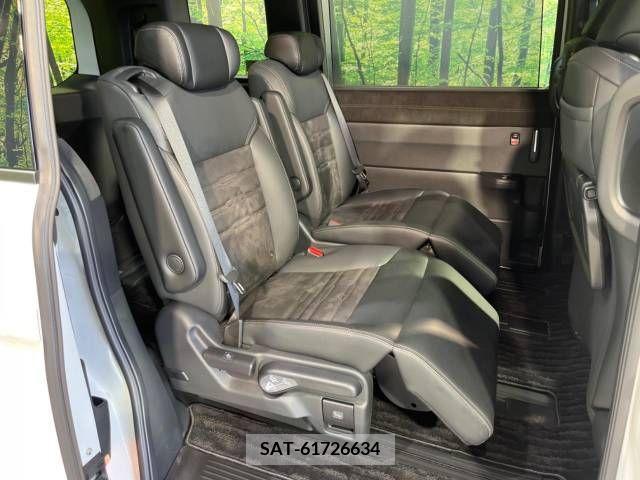 Honda e 2023-11 380375-10