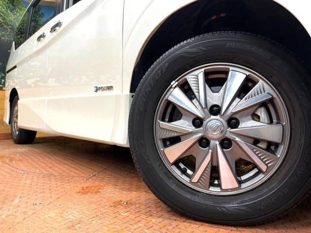 Nissan SERENA 2019-05 196685-14